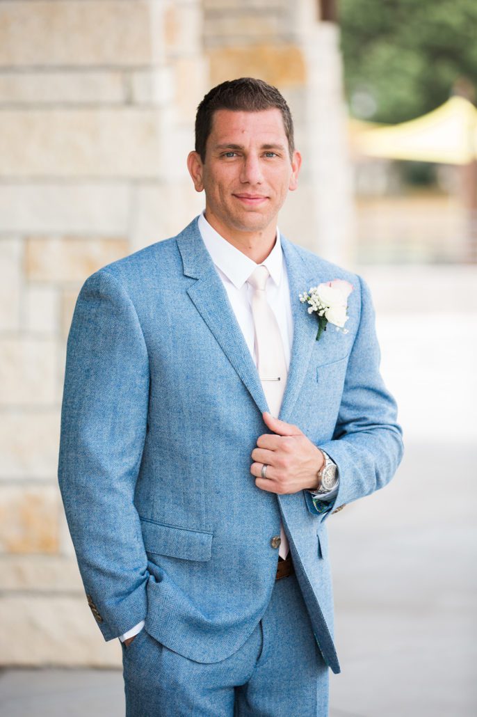 groom portrait